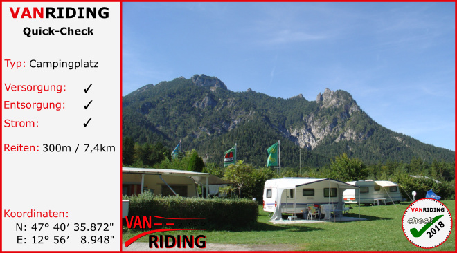 Blick auf den Campingplatz Winkl-Landthal mit Berg "schlafender Hex"