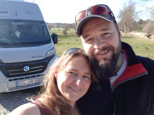 Manu und Oli vor Zimmo 3